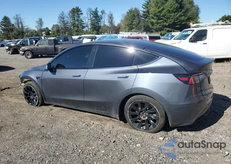 2023 Tesla Model Y z USA, uszkodzony, nr VIN 7SAYGAEE0PF706991